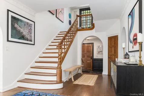 8 Rittenhouse Road Bronxville NY 10708