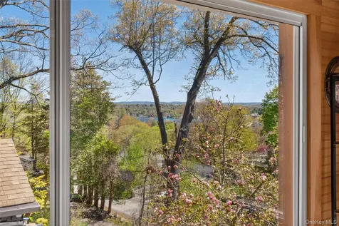 37 Ellen Avenue Mahopac NY 10541