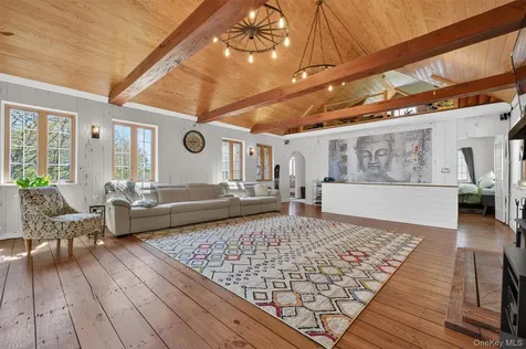 37 Ellen Avenue Mahopac NY 10541