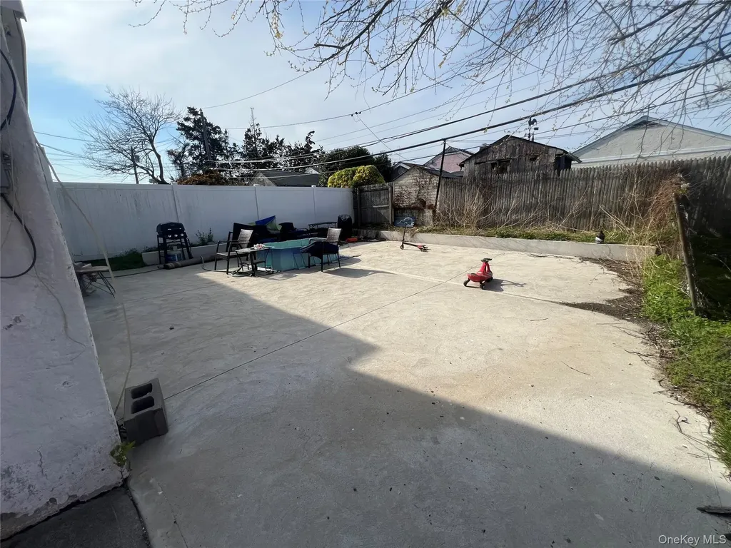 227 E Chester Street Long Beach NY 11561