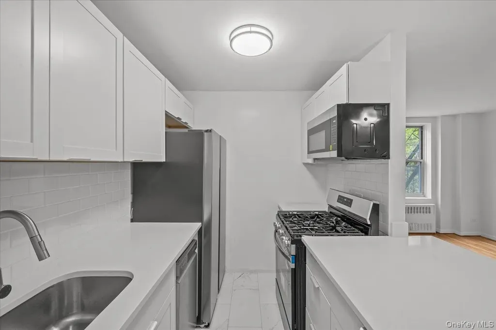 5425 Valles Avenue Bronx NY 10471