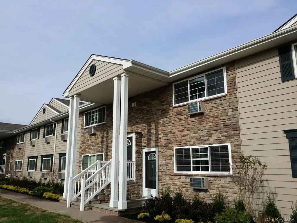 325 Brook Avenue Bay Shore NY 11706