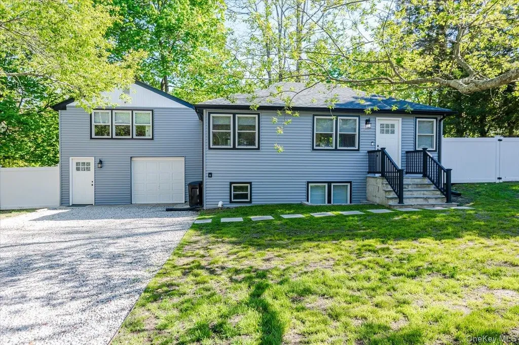 55 Hickory Road Rocky Point NY 11778