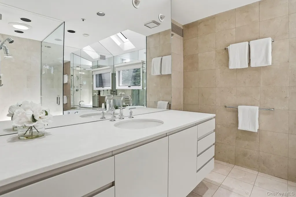 19 Clubhouse Lane Scarsdale NY 10583