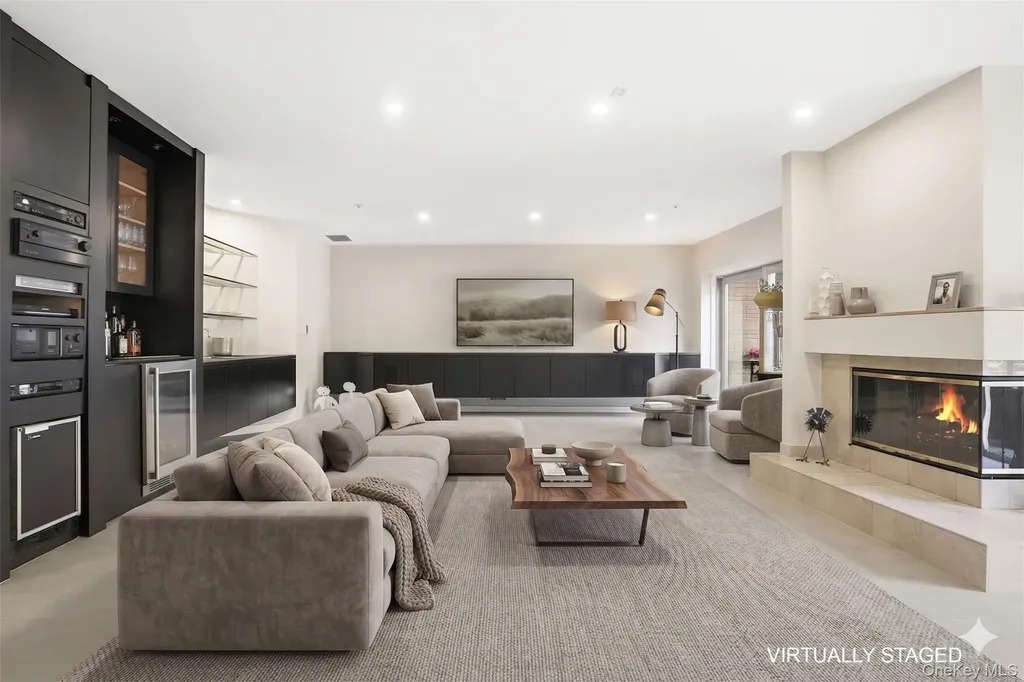 19 Clubhouse Lane Scarsdale NY 10583