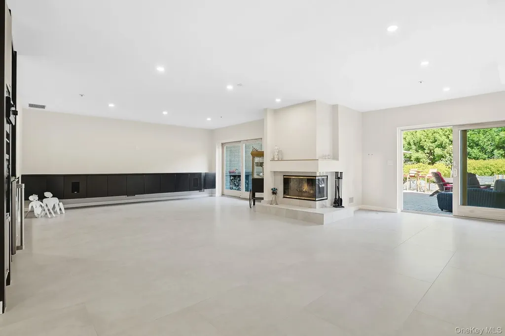 19 Clubhouse Lane Scarsdale NY 10583