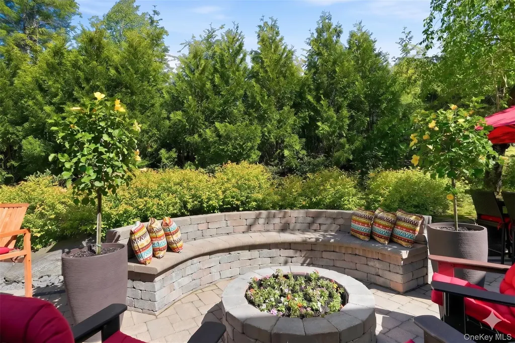 19 Clubhouse Lane Scarsdale NY 10583