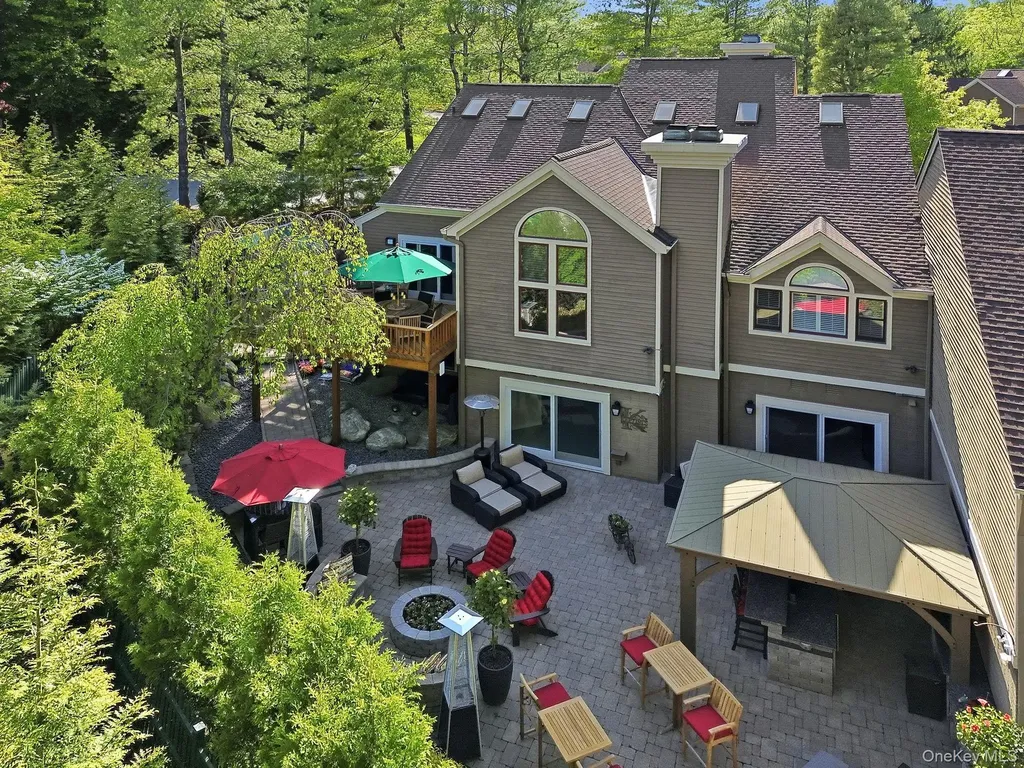 19 Clubhouse Lane Scarsdale NY 10583