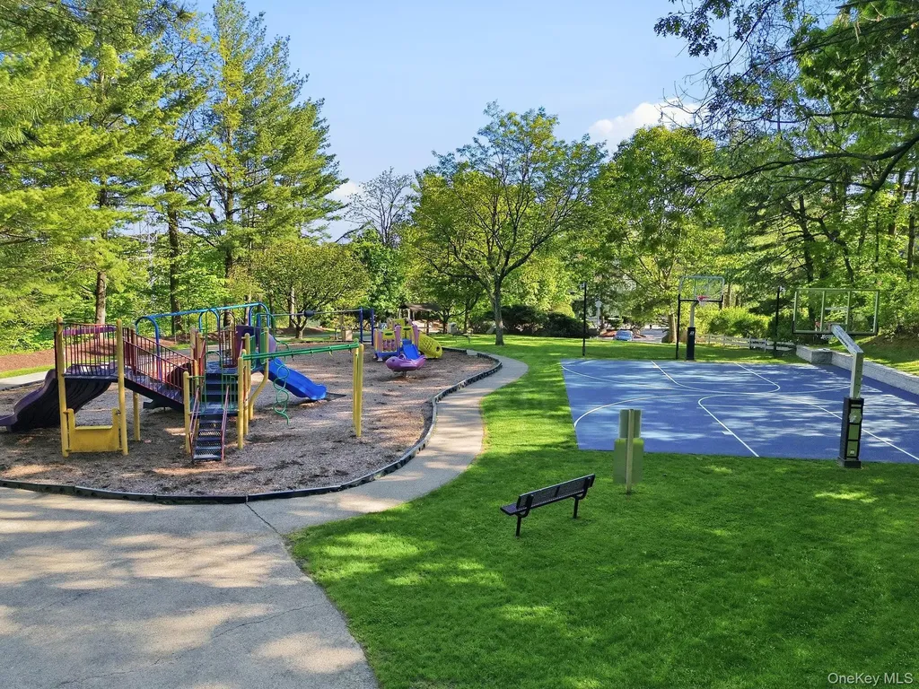 19 Clubhouse Lane Scarsdale NY 10583