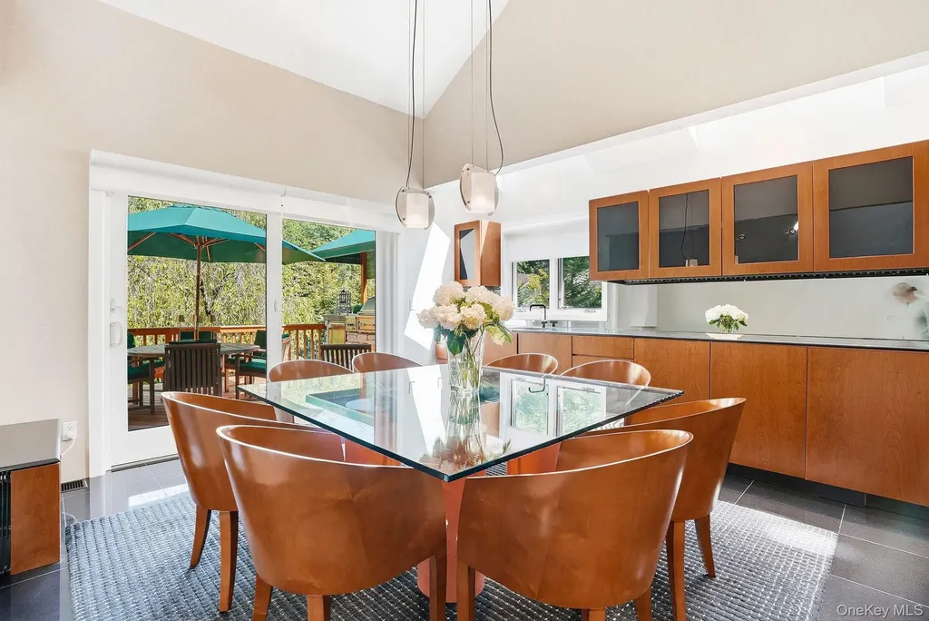 19 Clubhouse Lane Scarsdale NY 10583