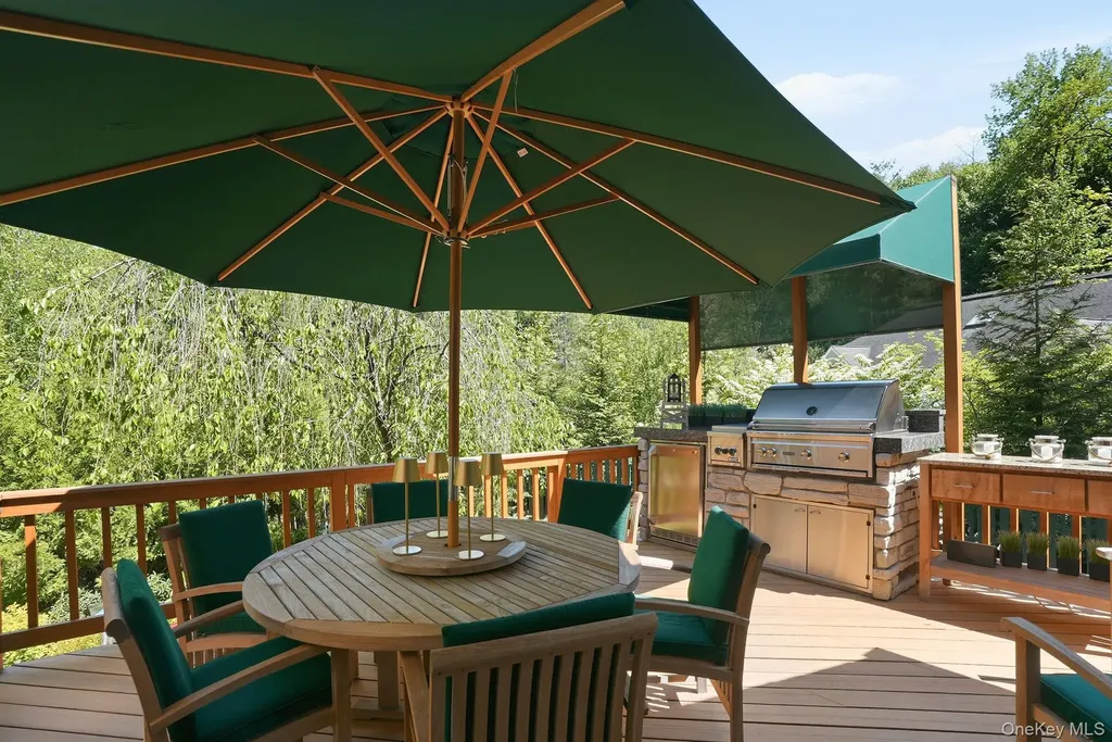 19 Clubhouse Lane Scarsdale NY 10583