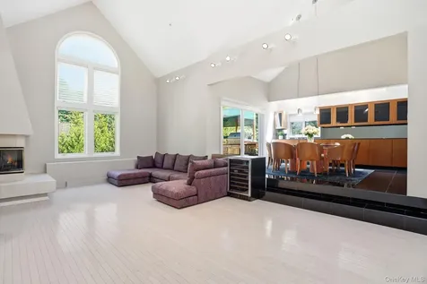 19 Clubhouse Lane Scarsdale NY 10583
