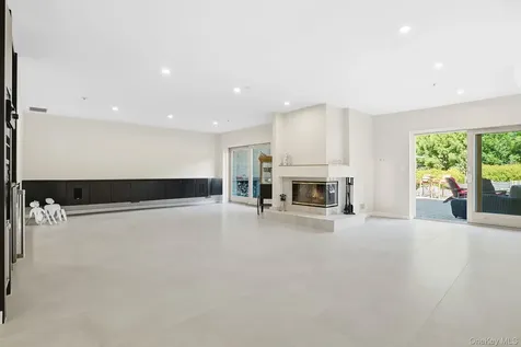 19 Clubhouse Lane Scarsdale NY 10583