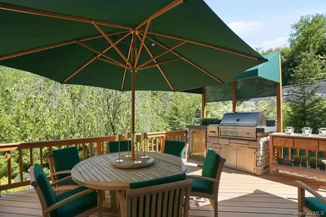 19 Clubhouse Lane Scarsdale NY 10583