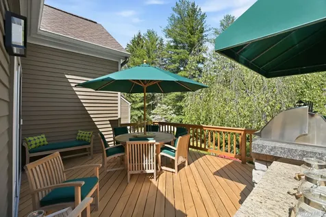 19 Clubhouse Lane Scarsdale NY 10583