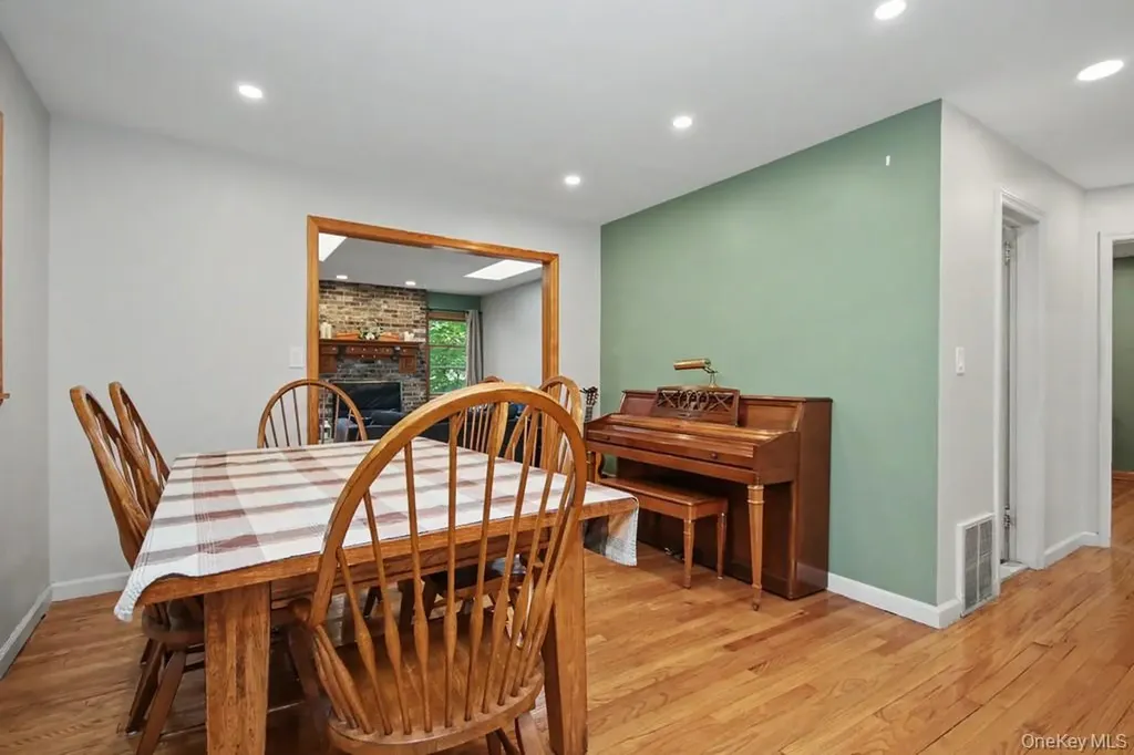 24 Convent Road Nanuet NY 10954