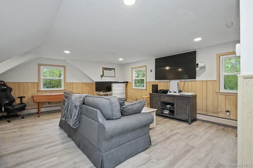 24 Convent Road Nanuet NY 10954