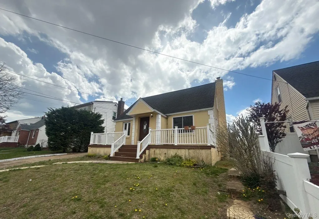 41 Avalon Road Hewlett NY 11557