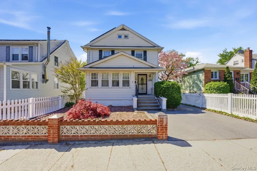 7 Byron Avenue Yonkers NY 10704