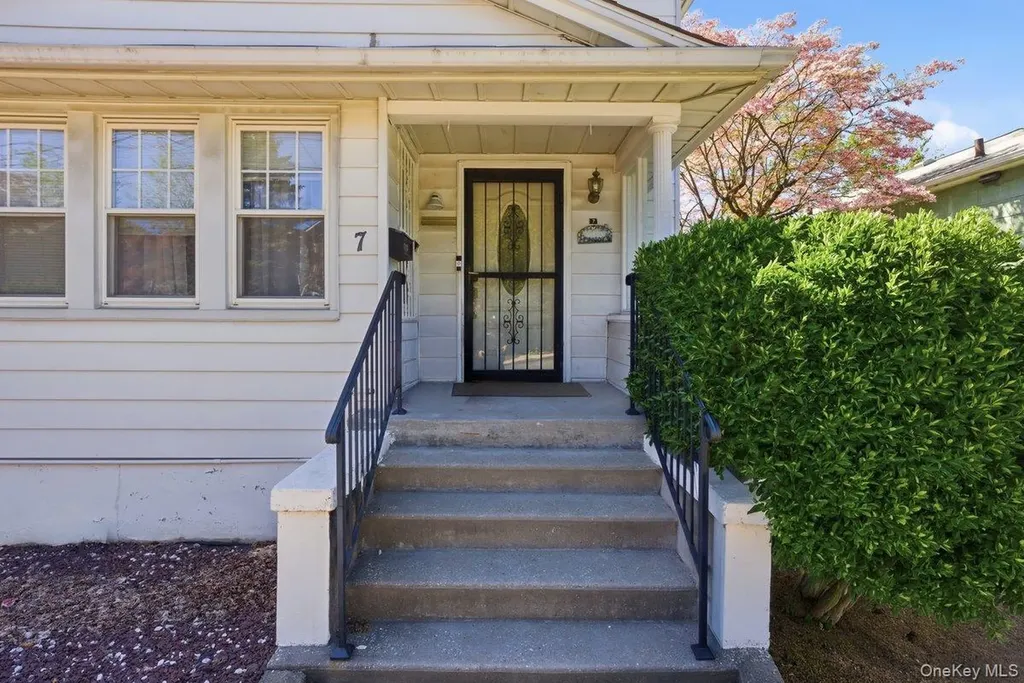7 Byron Avenue Yonkers NY 10704