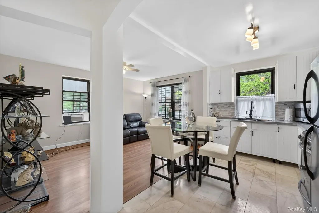 7619 Ditmars Boulevard East Elmhurst NY 11370