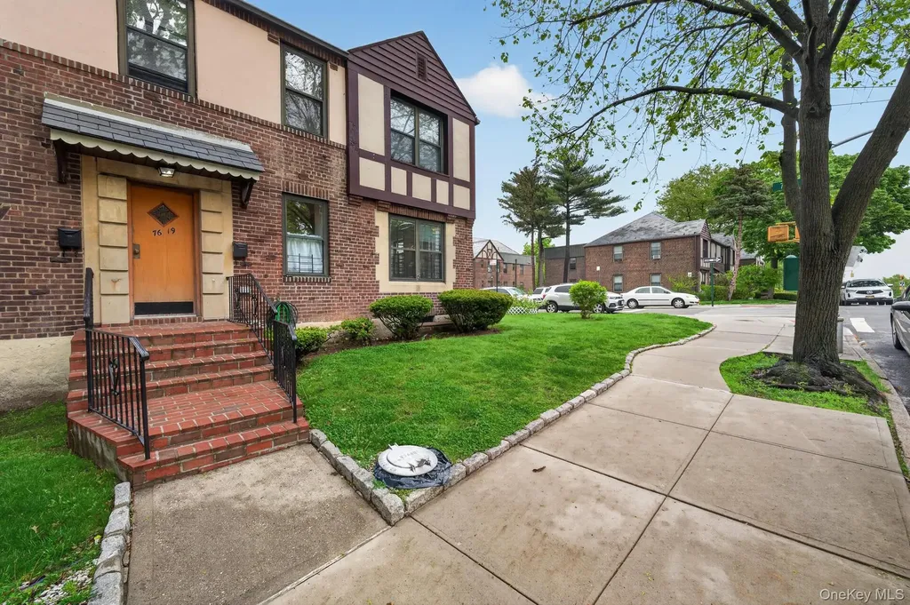 7619 Ditmars Boulevard East Elmhurst NY 11370