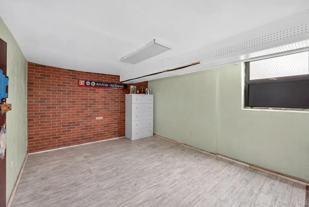 7619 Ditmars Boulevard East Elmhurst NY 11370