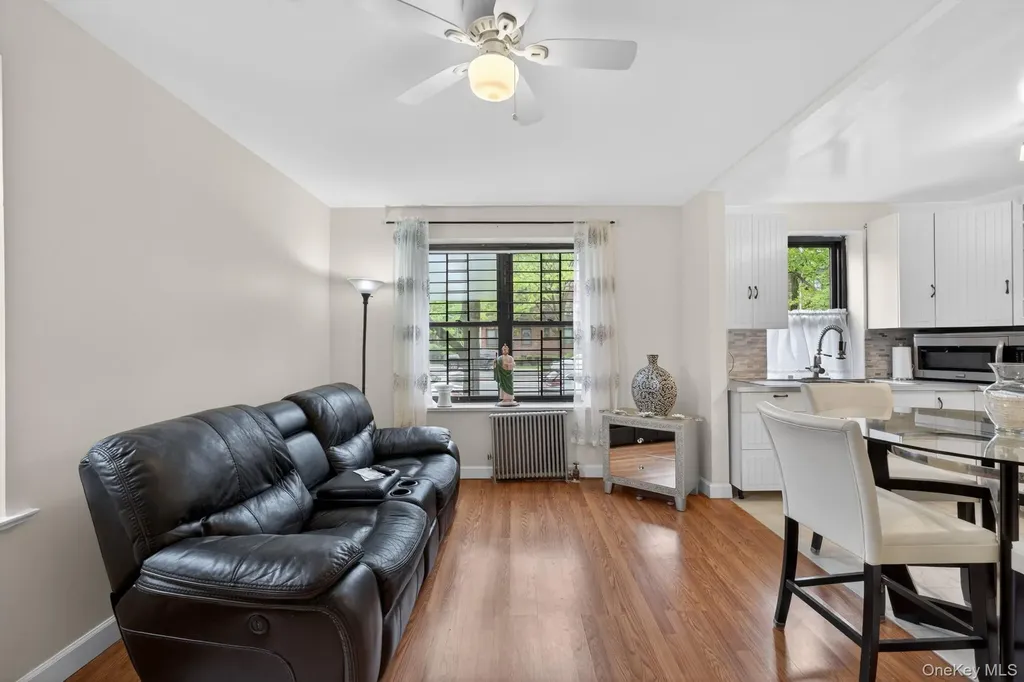 7619 Ditmars Boulevard East Elmhurst NY 11370