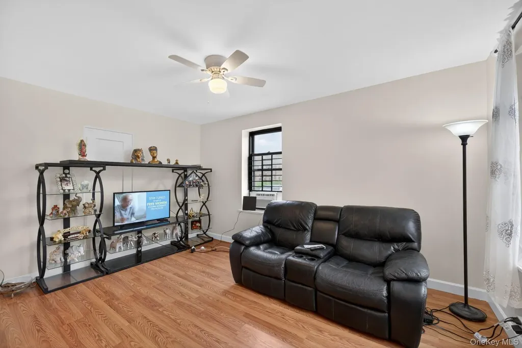7619 Ditmars Boulevard East Elmhurst NY 11370