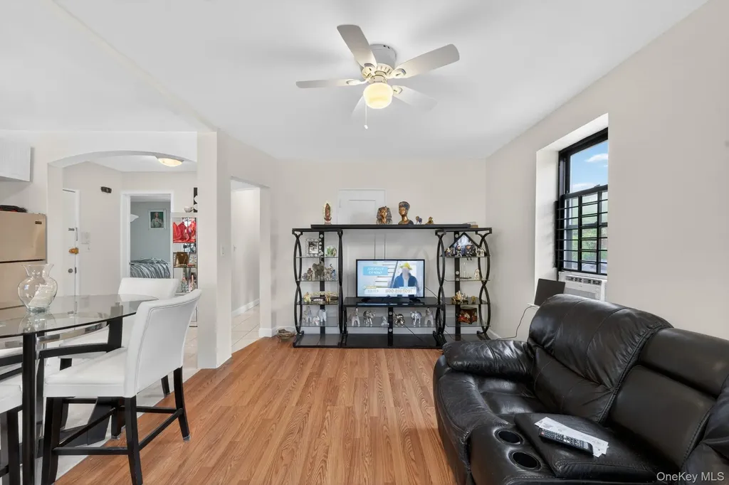 7619 Ditmars Boulevard East Elmhurst NY 11370