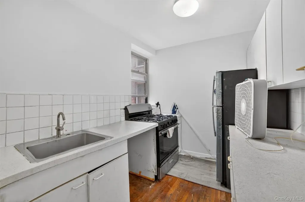2105 Wallace Avenue Bronx NY 10462