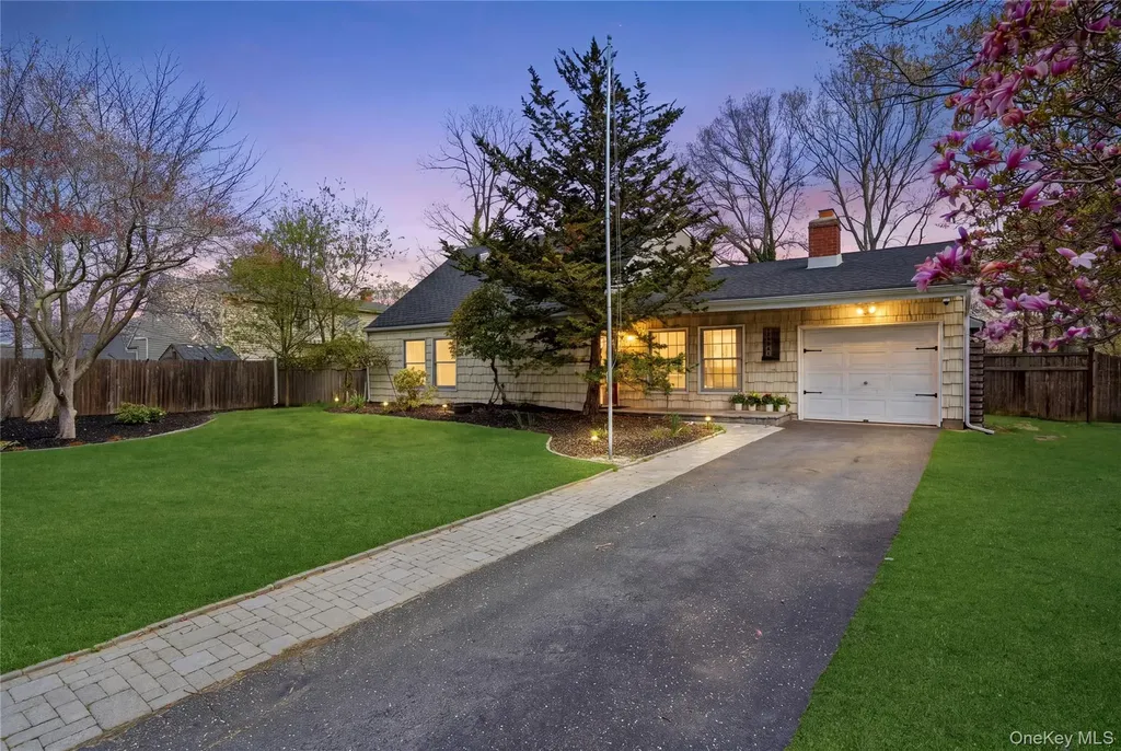 1055 Sipp Avenue Medford NY 11763