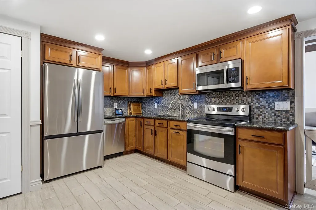 1055 Sipp Avenue Medford NY 11763