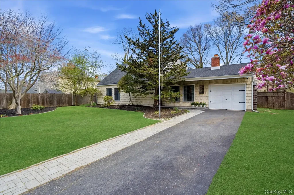 1055 Sipp Avenue Medford NY 11763