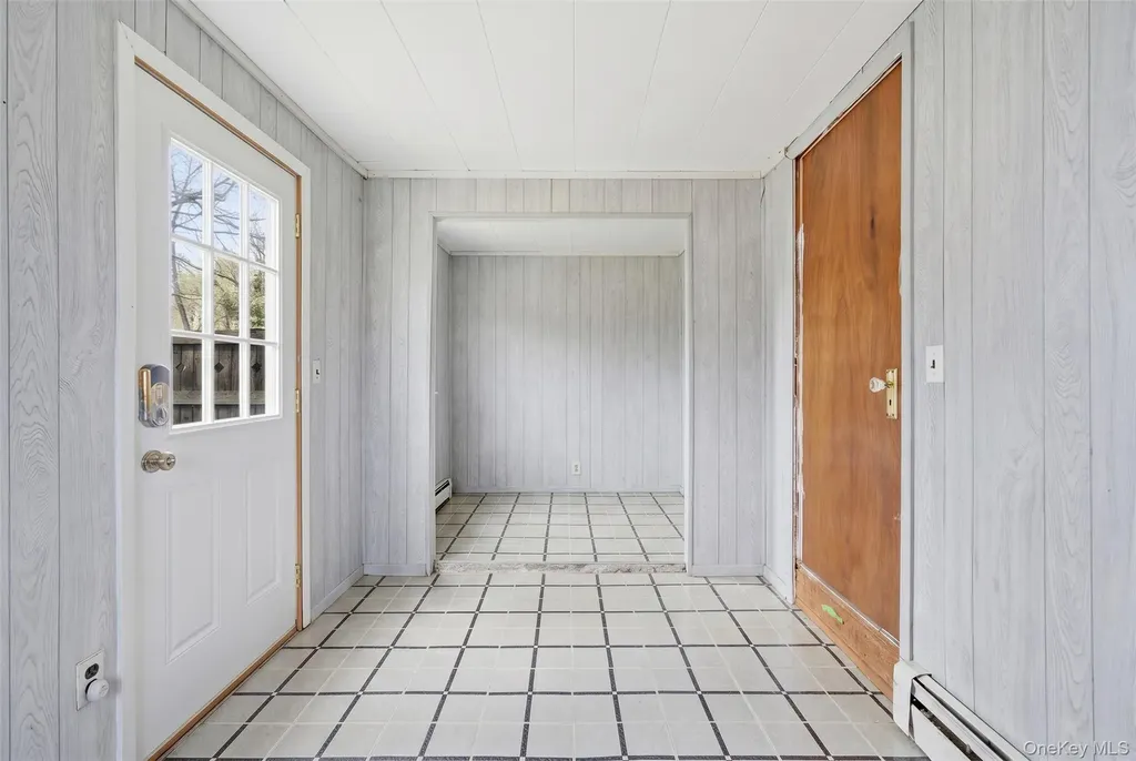 1055 Sipp Avenue Medford NY 11763