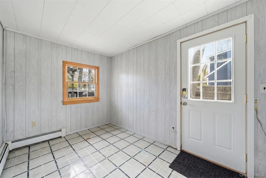 1055 Sipp Avenue Medford NY 11763