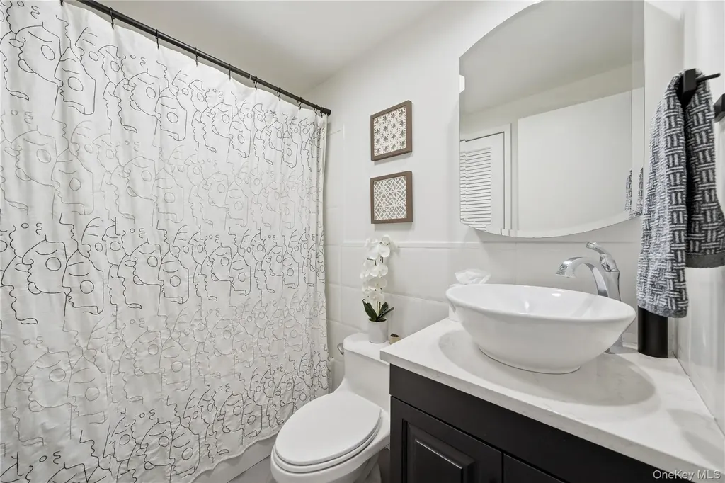 1055 Sipp Avenue Medford NY 11763