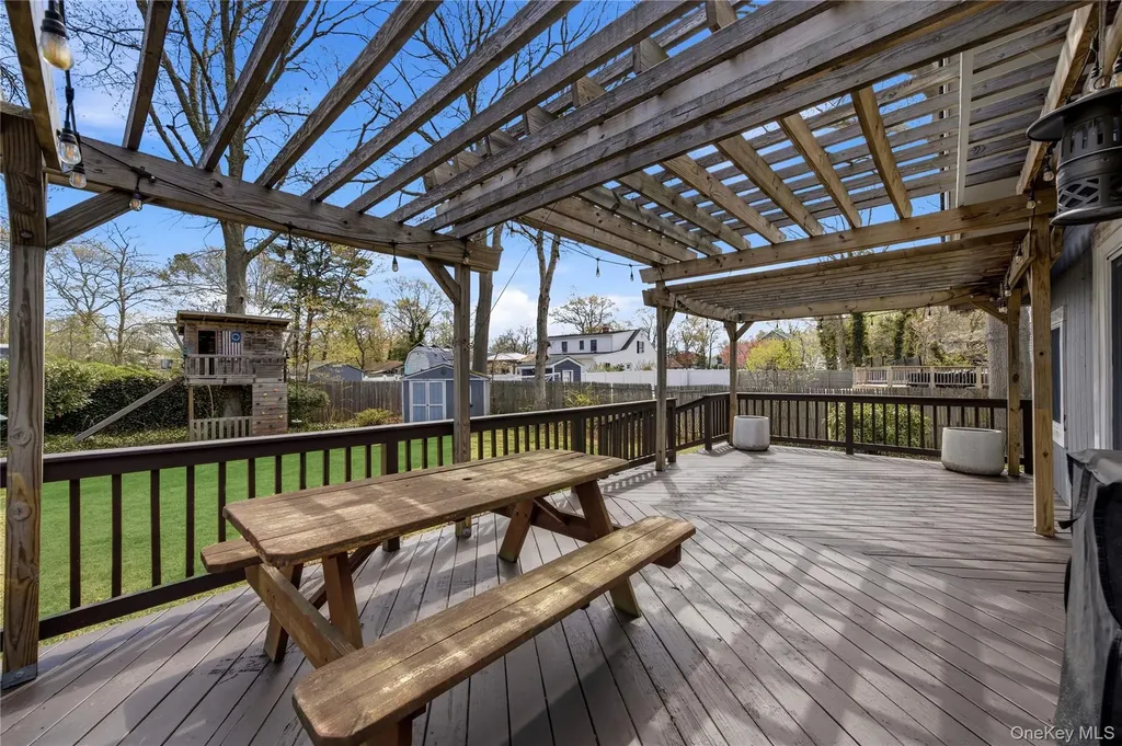 1055 Sipp Avenue Medford NY 11763