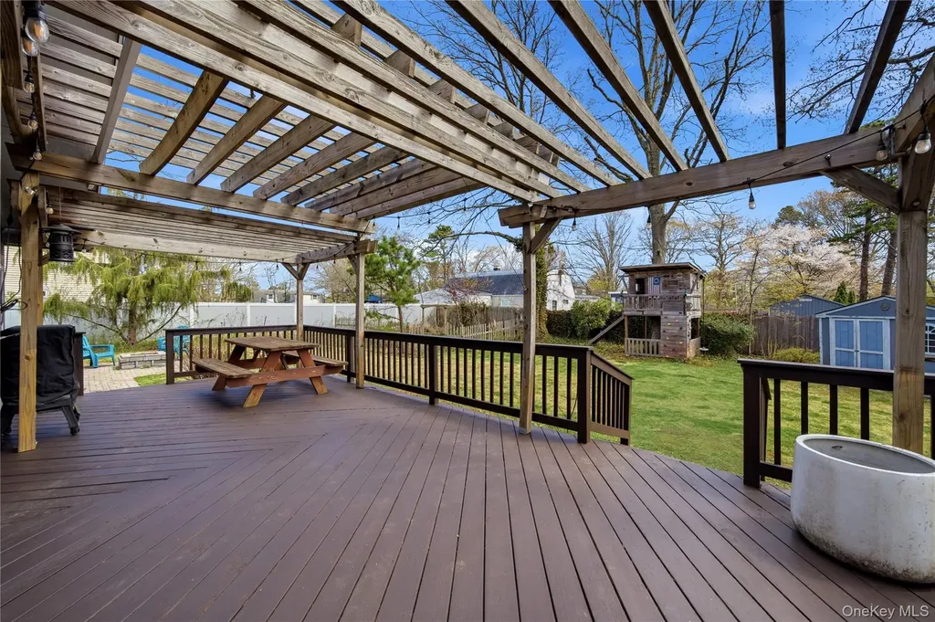 1055 Sipp Avenue Medford NY 11763