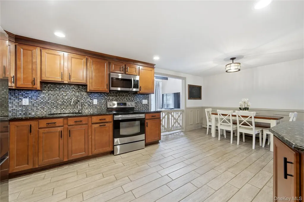 1055 Sipp Avenue Medford NY 11763