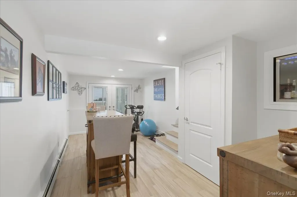 241 W 18th Street Deer Park NY 11729