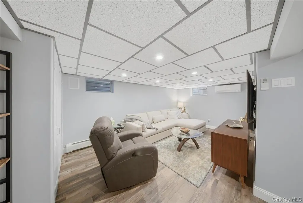 241 W 18th Street Deer Park NY 11729