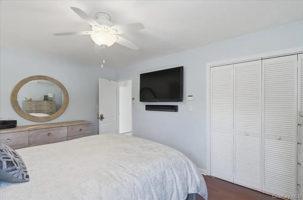 241 W 18th Street Deer Park NY 11729