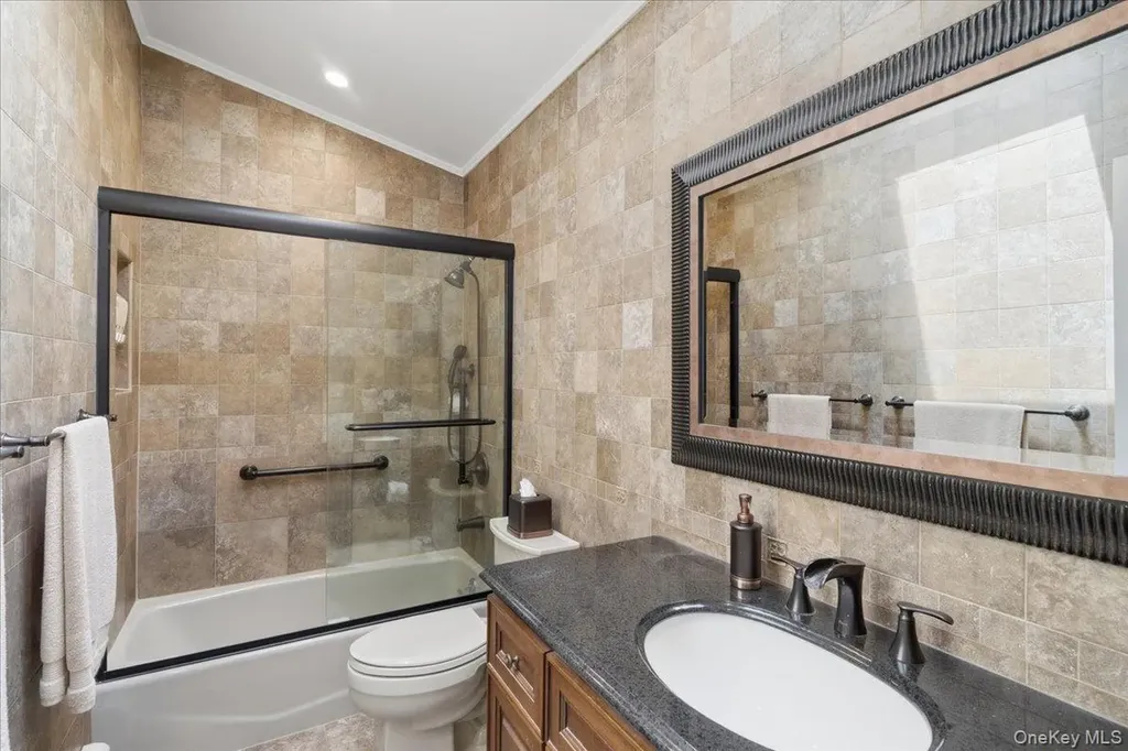 241 W 18th Street Deer Park NY 11729