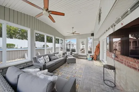 241 W 18th Street Deer Park NY 11729
