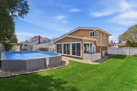 241 W 18th Street Deer Park NY 11729