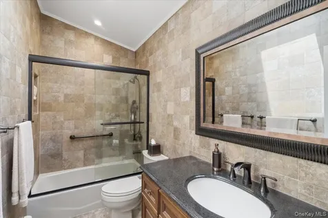 241 W 18th Street Deer Park NY 11729