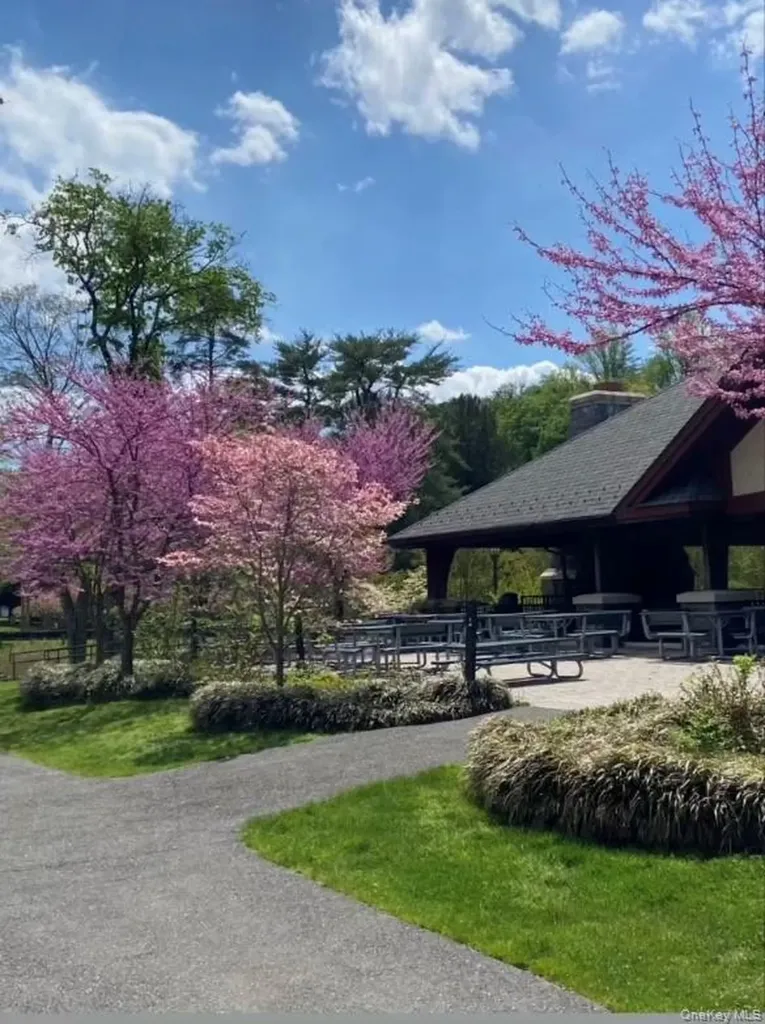 280 N State Road Briarcliff Manor NY 10510
