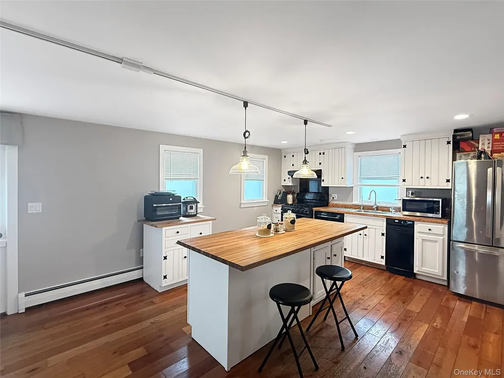 2321-2325 Rt-9d Wappingers Falls NY 12590
