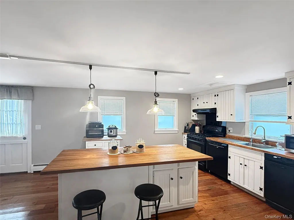 2321-2325 Rt-9d Wappingers Falls NY 12590